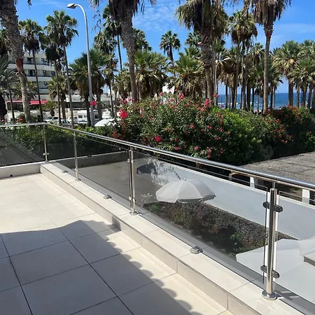 Luxury 4 Bedroom With Jacuzzi & Large Garden Βίλα