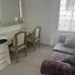 فيلة Luxury 4 Bedroom With Jacuzzi & Large Garden