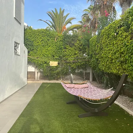 Luxury 4 Bedroom With Jacuzzi & Large Garden بلايا ذي لاس أميريكاس
