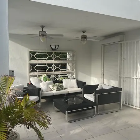 Luxury 4 Bedroom With Jacuzzi & Large Garden