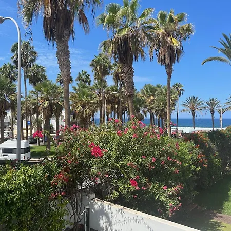 Luxury 4 Bedroom With Jacuzzi & Large Garden Villa Playa de las Americas (Tenerife)