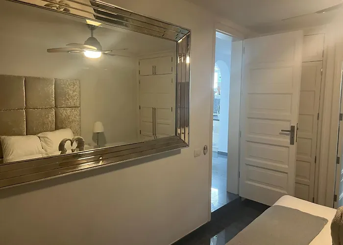 Luxury 4 Bedroom With Jacuzzi & Large Garden بلايا ذي لاس أميريكاس