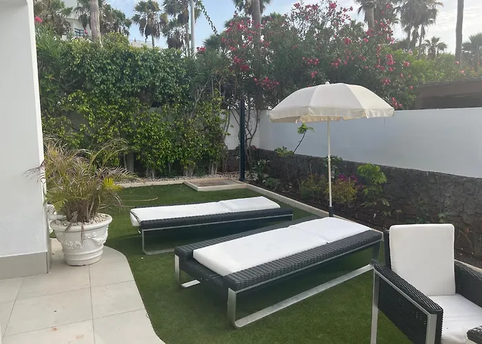 Luxury 4 Bedroom With Jacuzzi & Large Garden