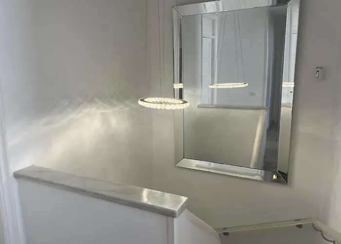 Вілла Luxury 4 Bedroom With Jacuzzi & Large Garden Плайя-де-лас-Амерікас