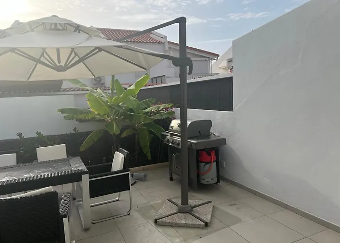 فيلة Luxury 4 Bedroom With Jacuzzi & Large Garden