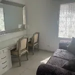 Luxury 4 Bedroom With Jacuzzi & Large Garden Βίλα *