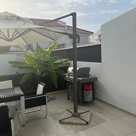 Villa Luxury 4 Bedroom With Jacuzzi & Large Garden